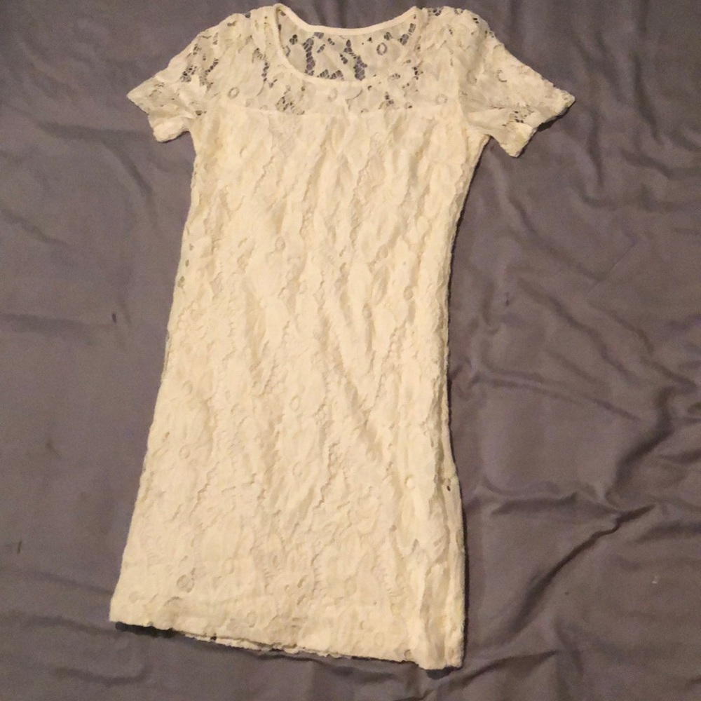 Hollister XS white lace dress(NEVER WORN)